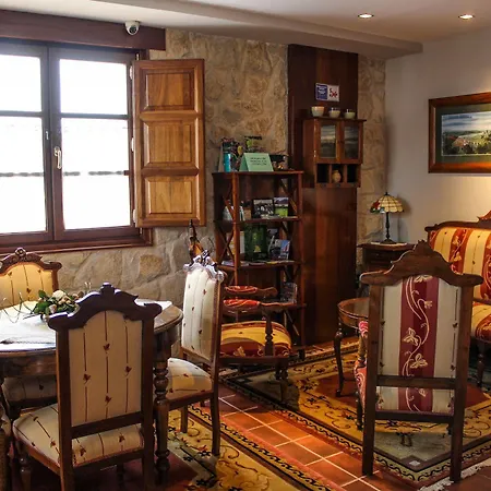 Hotel Mirador De Moriyon 2*