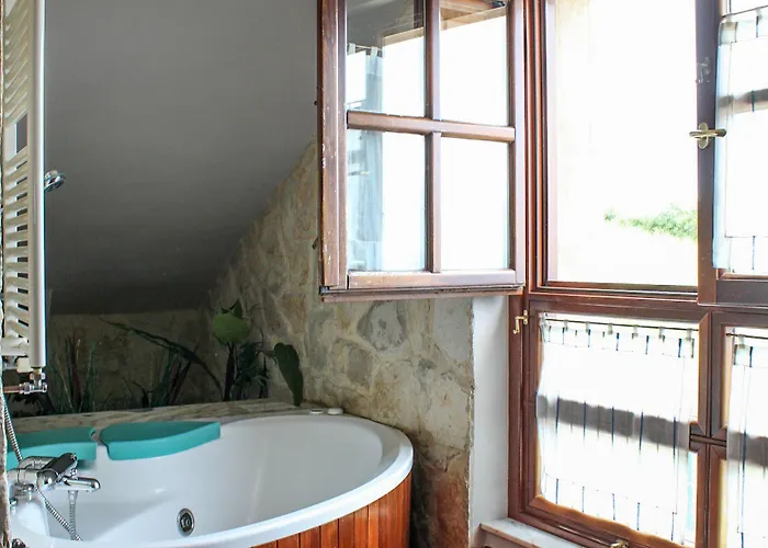 Hotel Mirador De Moriyon 2*