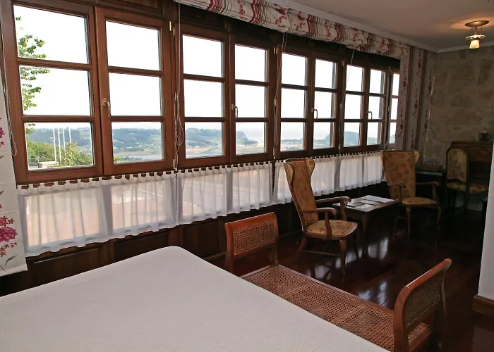 Hotel Mirador De Moriyon 2*