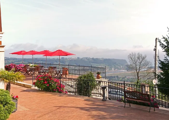 Hotel Mirador De Moriyon 2*